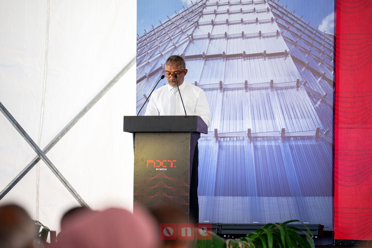 ވަން ފޮޓޯ: ހުޅުމާލޭގައި ގާއިމުކުރާ ޕާކިން ބިލްޑިންގެ ބިންގާ އެޅުން 