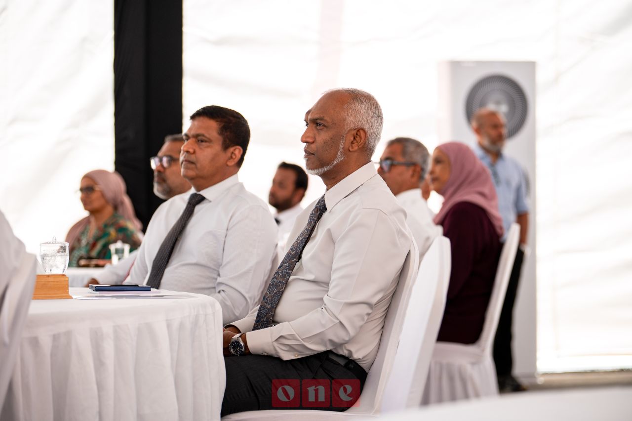 ވަން ފޮޓޯ: ހުޅުމާލޭގައި ގާއިމުކުރާ ޕާކިން ބިލްޑިންގެ ބިންގާ އެޅުން 
