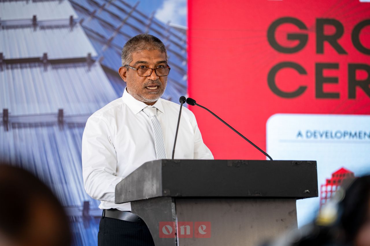 ވަން ފޮޓޯ: ހުޅުމާލޭގައި ގާއިމުކުރާ ޕާކިން ބިލްޑިންގެ ބިންގާ އެޅުން 