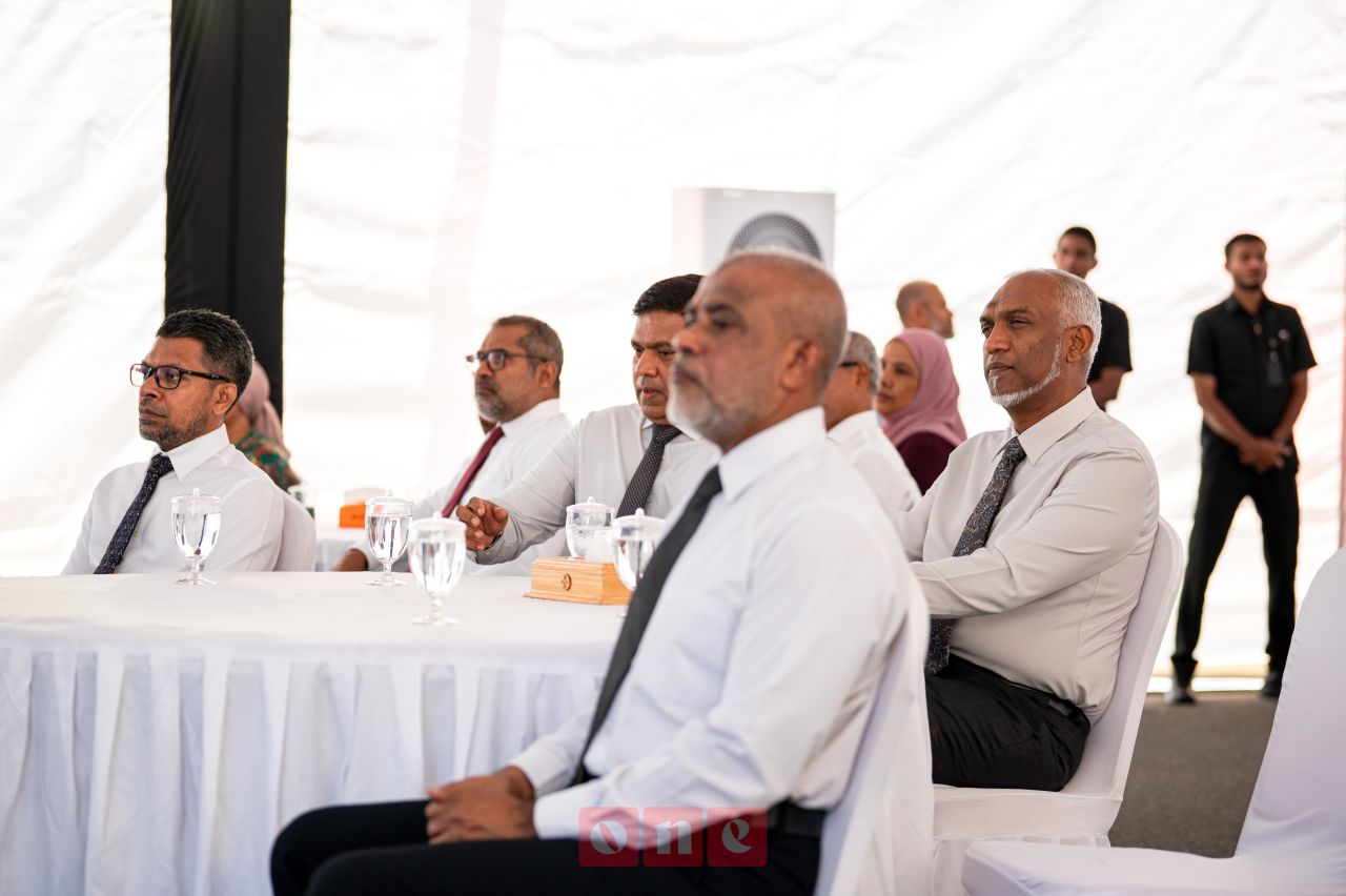 ވަން ފޮޓޯ: ހުޅުމާލޭގައި ގާއިމުކުރާ ޕާކިން ބިލްޑިންގެ ބިންގާ އެޅުން 