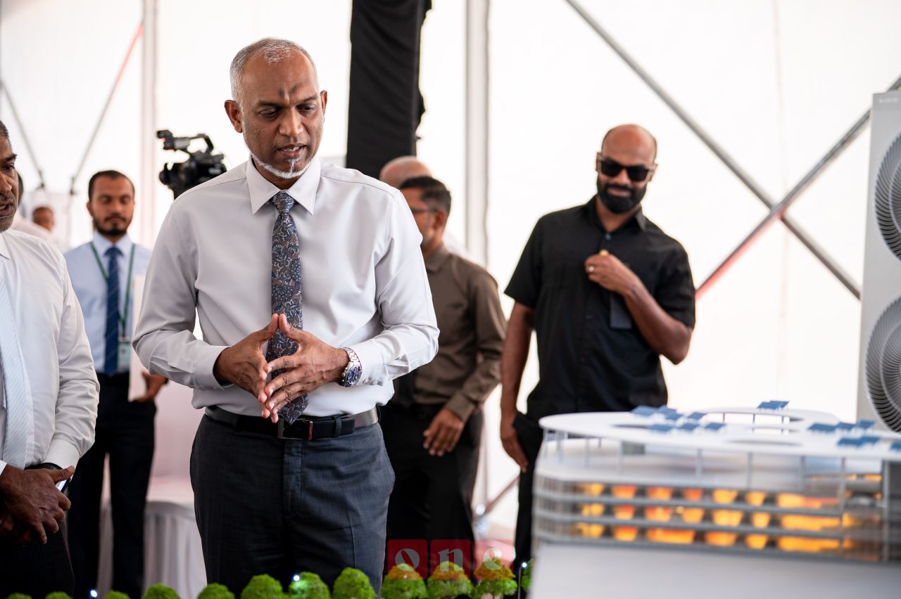 ވަން ފޮޓޯ: ހުޅުމާލޭގައި ގާއިމުކުރާ ޕާކިން ބިލްޑިންގެ ބިންގާ އެޅުން 