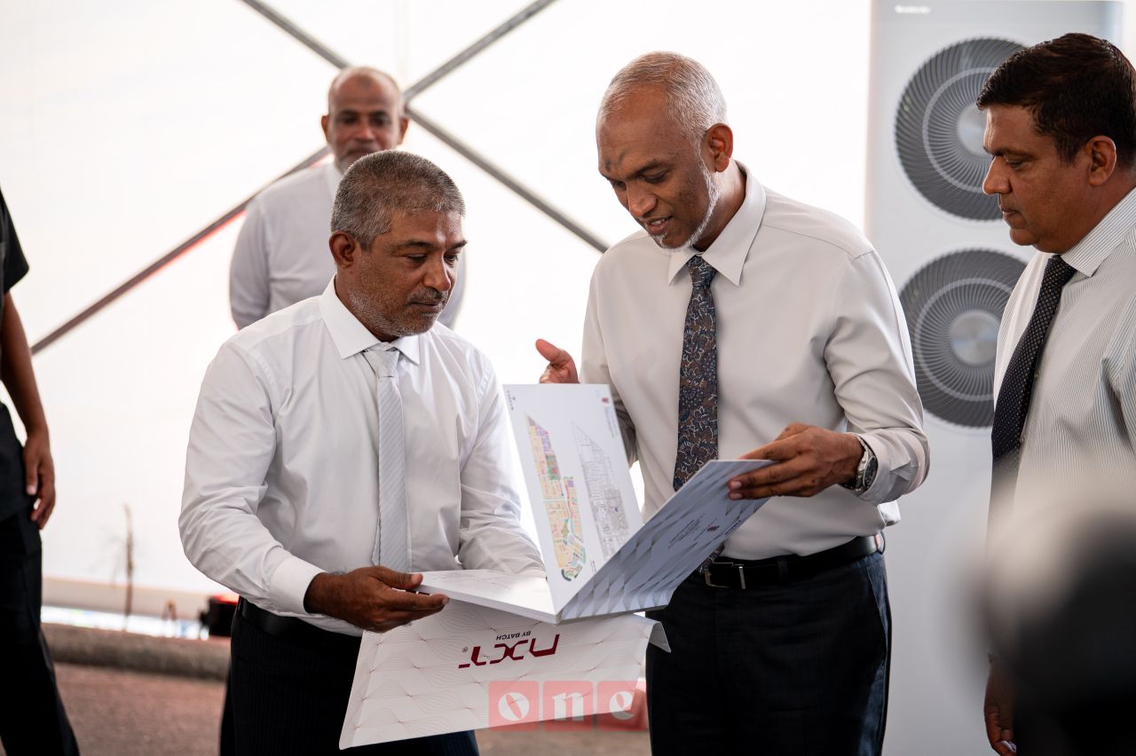 ވަން ފޮޓޯ: ހުޅުމާލޭގައި ގާއިމުކުރާ ޕާކިން ބިލްޑިންގެ ބިންގާ އެޅުން 