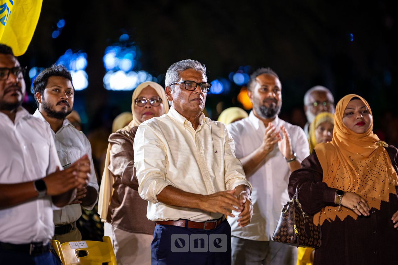 Reeko, Nasheed ah: Zamaan badhaluvejje, riyaasee candidate kamakee vaki baehge haggeh noon! 