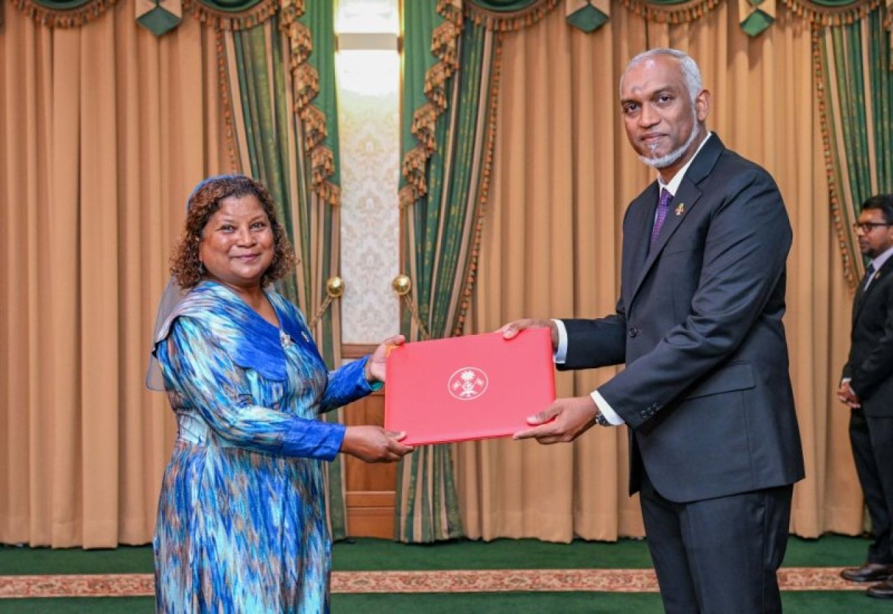 Salma ge vazeefaa alun iaadha kodhdheefi