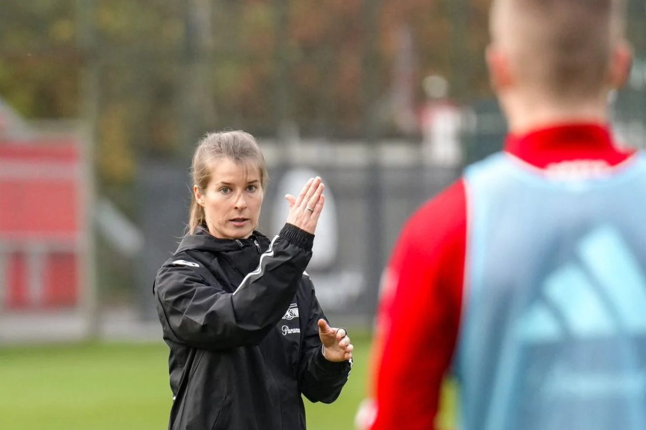 Eta: Bundesliga ge furathama anhen coach 