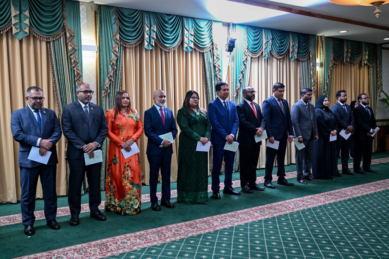 Raees Muizzu ge cabinet member innge adhadhu 15 ah madhukuravvaifi