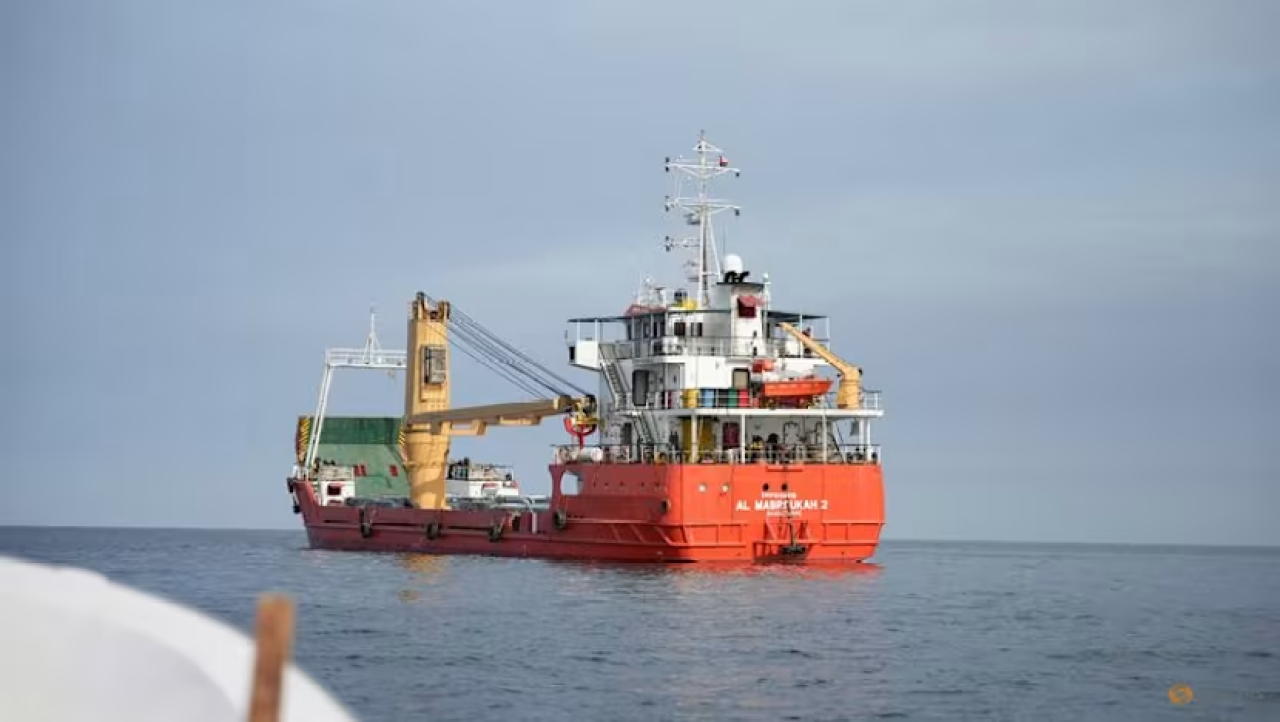 US begins Iran port blockade, oil prices ease on hopes for dialogue