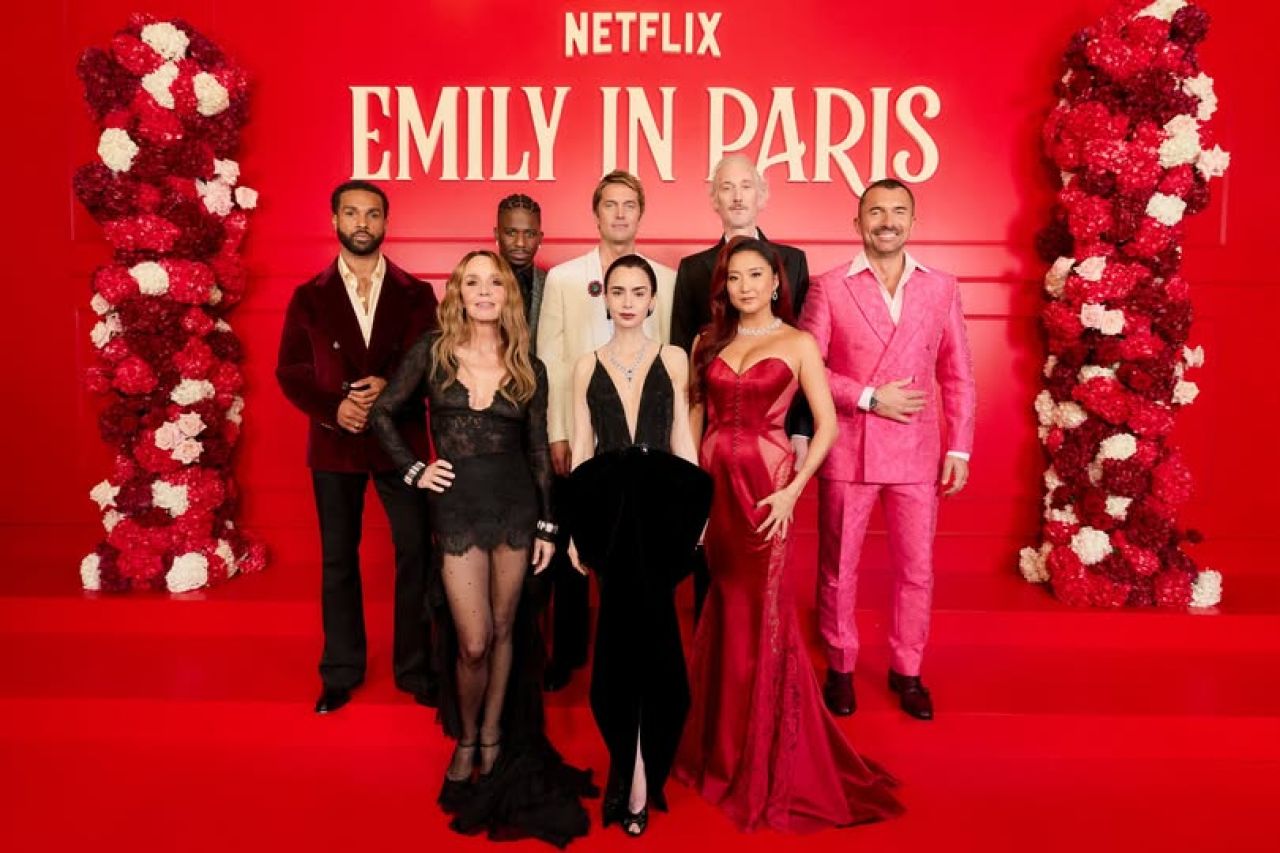 Emily in Paris ge 6 vana season Greece adhi Monaco gai 