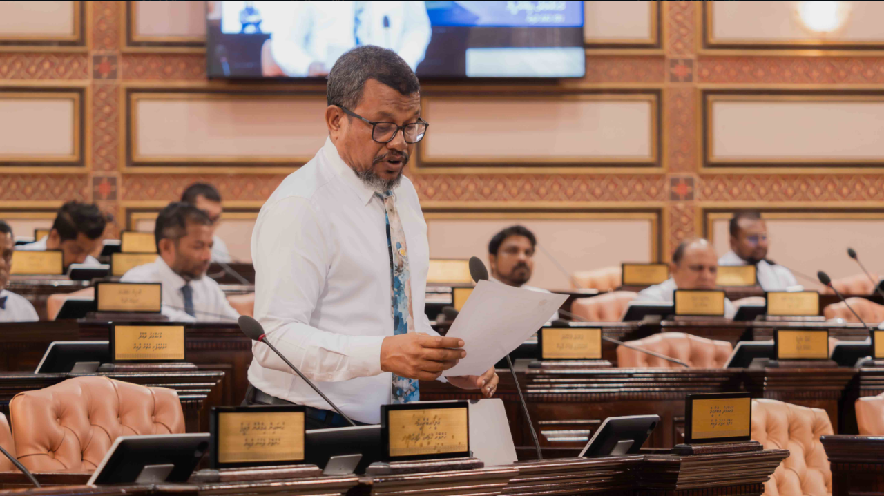 Budget aa hilaafah sarukaarun haradhu kuraakamah hushahelhi garaaru beyrukollaifi 