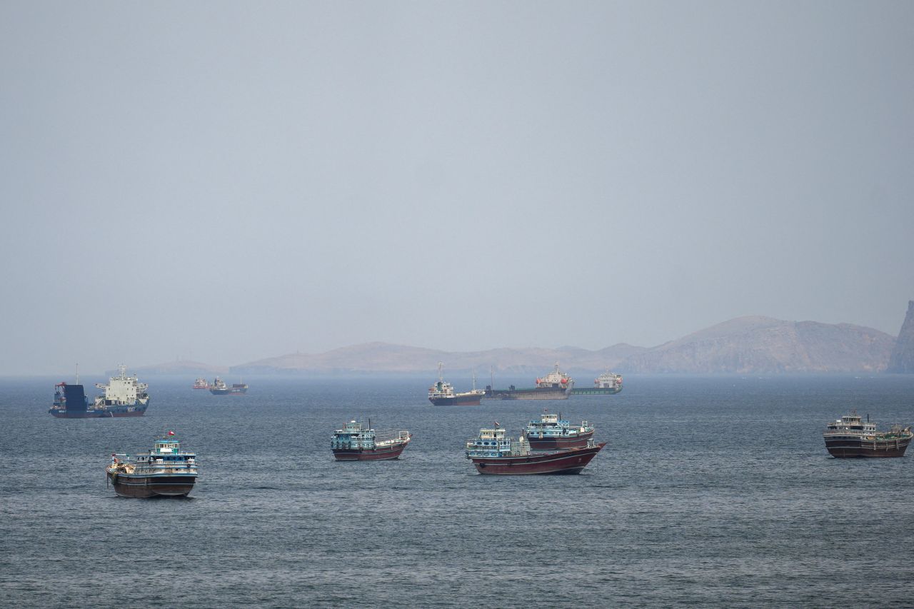 Iran in Hormuz ge control varugadhakohffi