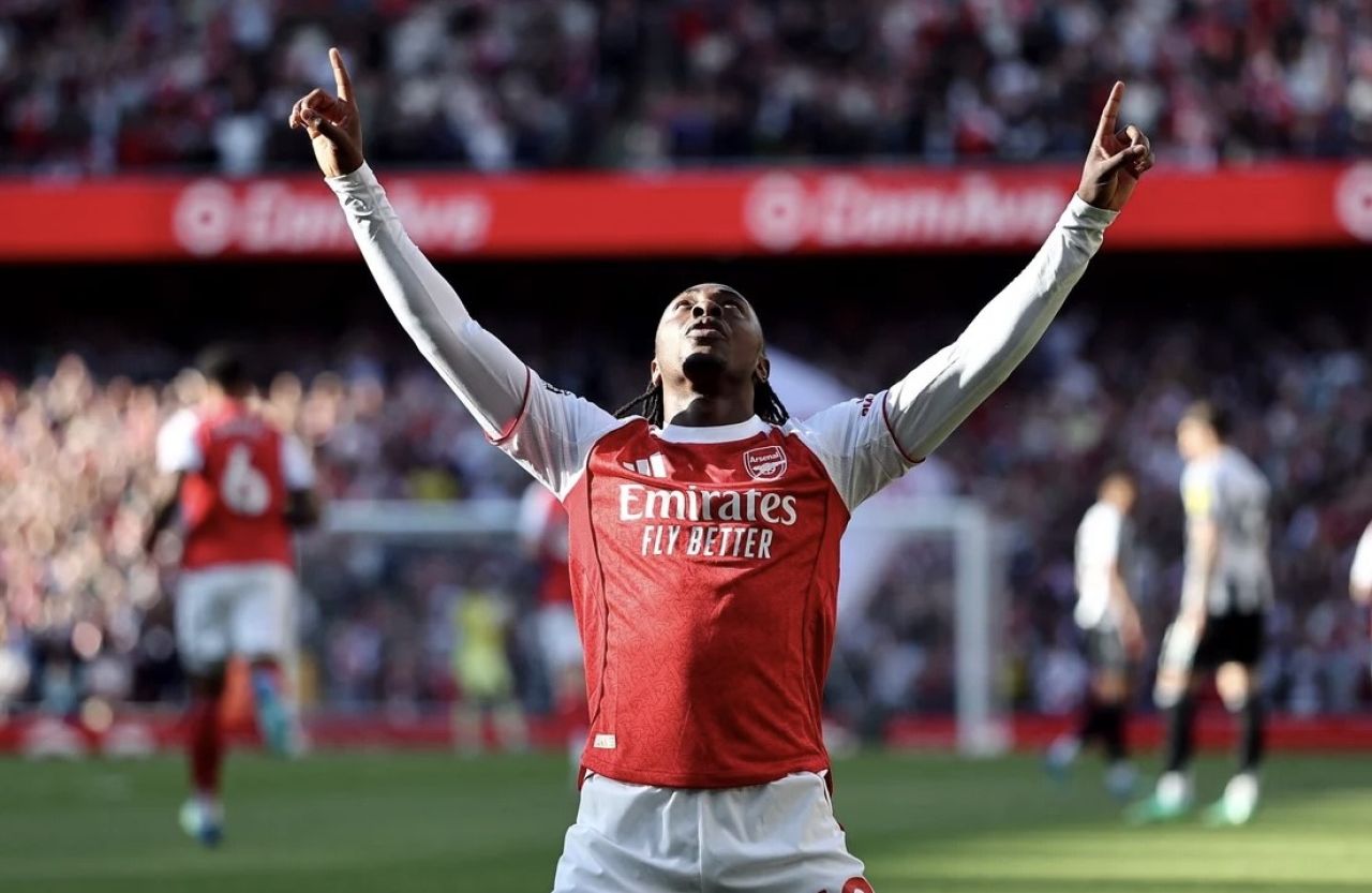 Arsenal anekkaaves 1 vana ah, Liverpool 4 akah 