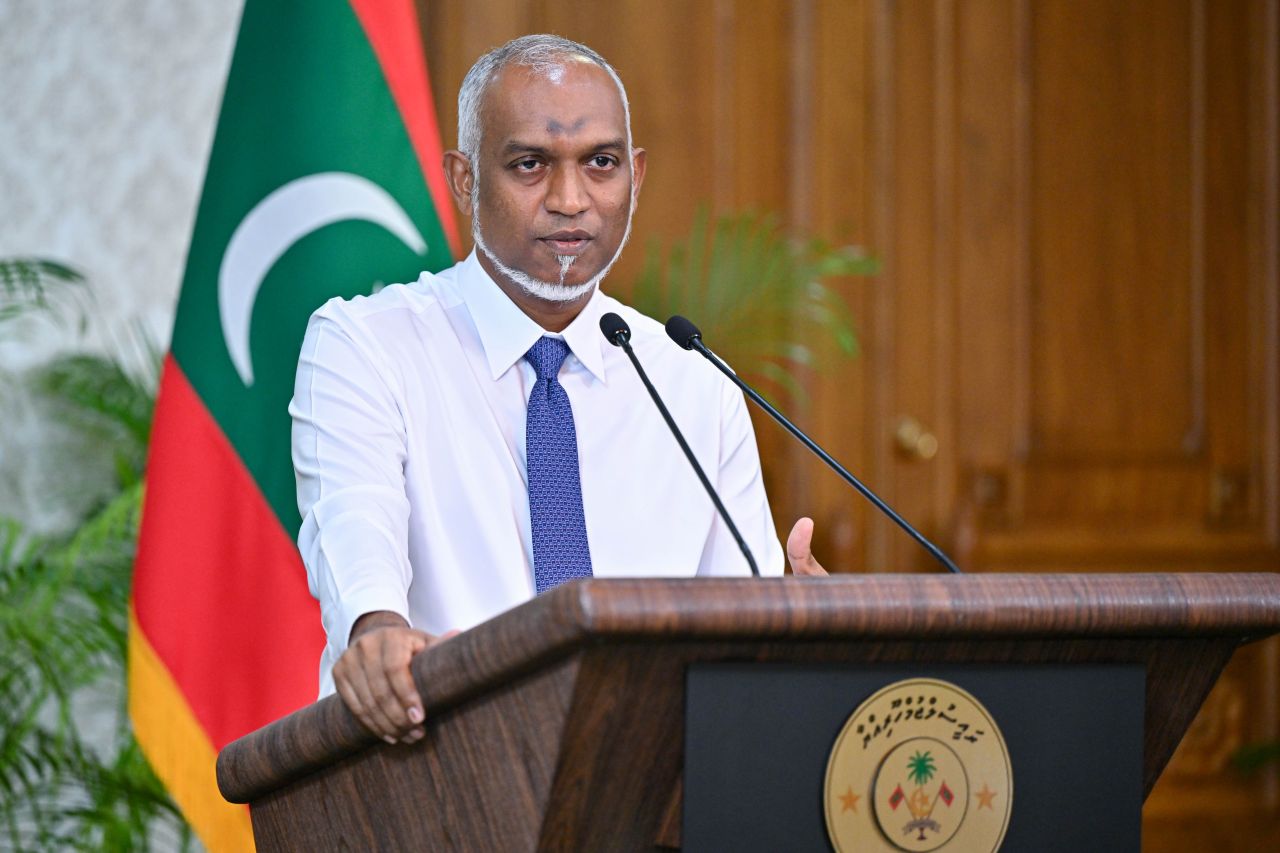 Midhiya 6 mas dhuvas thereygai raajjeyge kunfunithakah 3.3 billion rufiyaa dhahkaifi