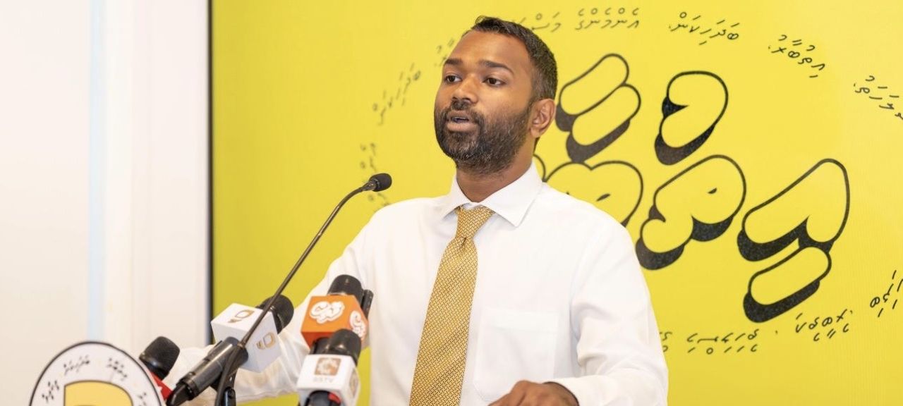 Bali gaboolu kurahvai Meekail, Nasheed ah maruhabaa dhahnavaifi