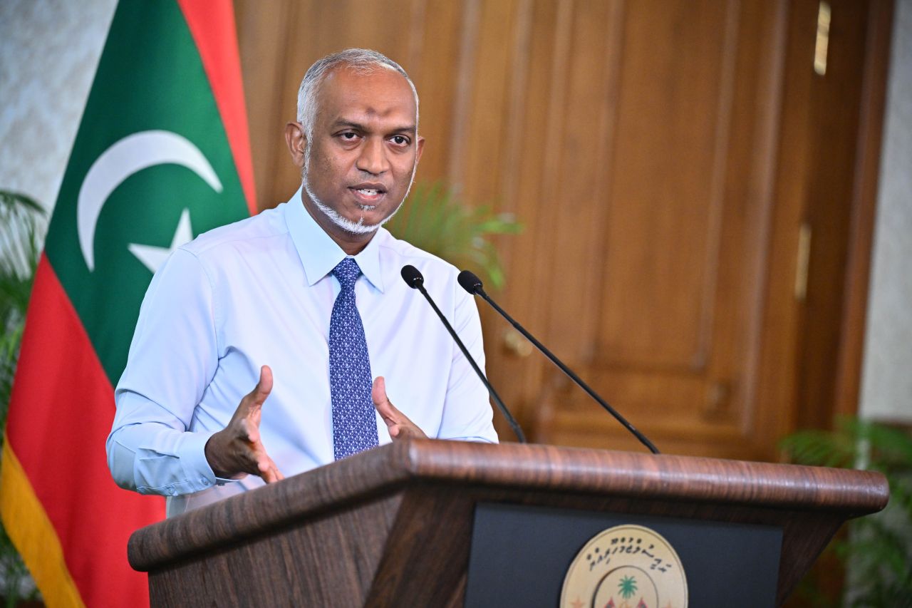 Mi sarukaaru negi dharani thakah mihaa thanah dhekee 4 million dollaru