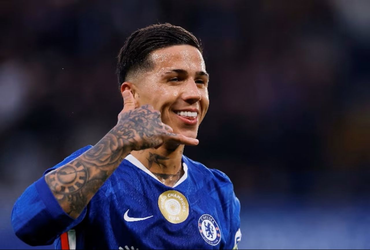 Chelsea in Tottenham neyvaaholhi ah vattaalaifi 