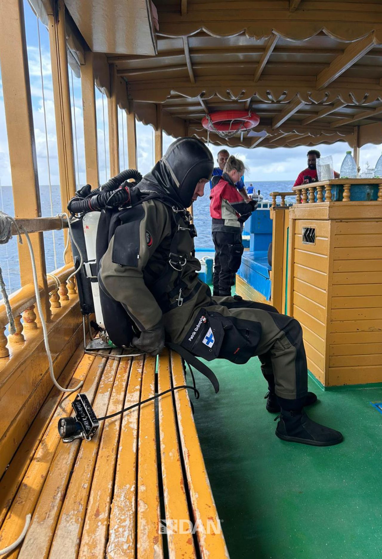 Feeni diver in maruvi massalaige jinaaee thahugeegeh Italy in fashaifi