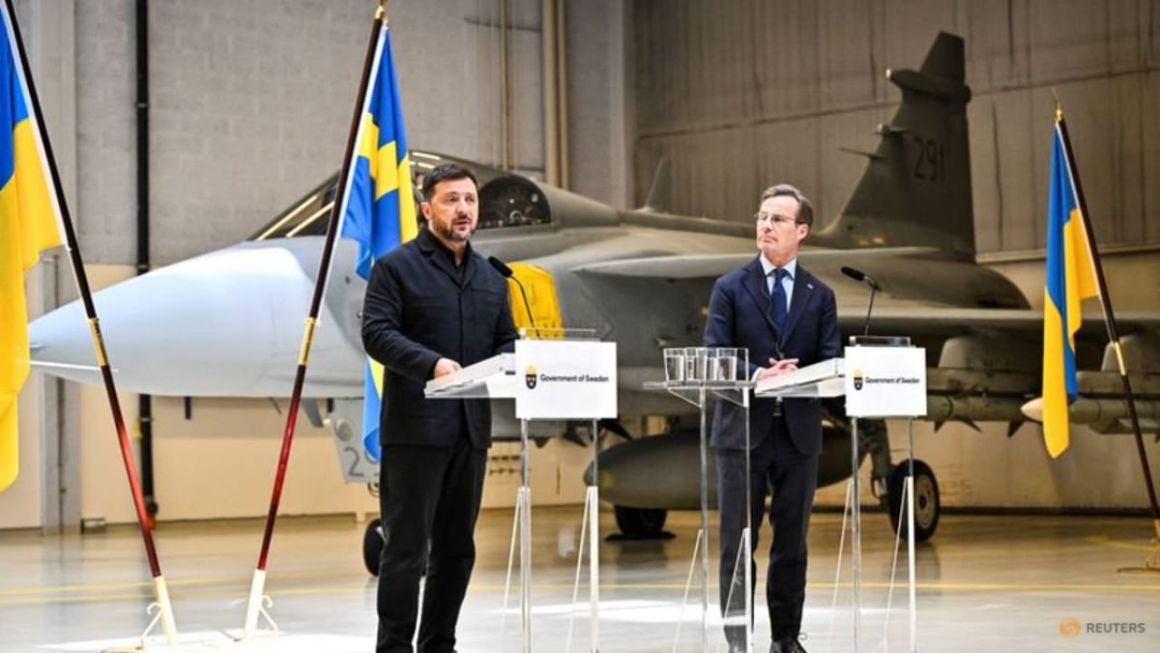 Sweden in Ukraine ah 16 Gripen fighter jet dheyn nimmaifi