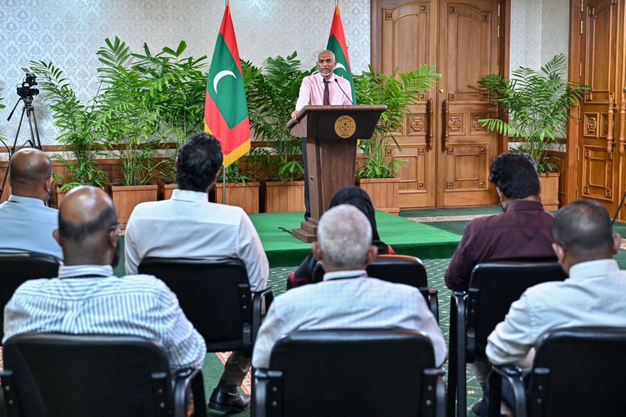 Mi mas nimey hisaabu dollaru massalayah luyeh libeynekamuge ishaaraatheh
