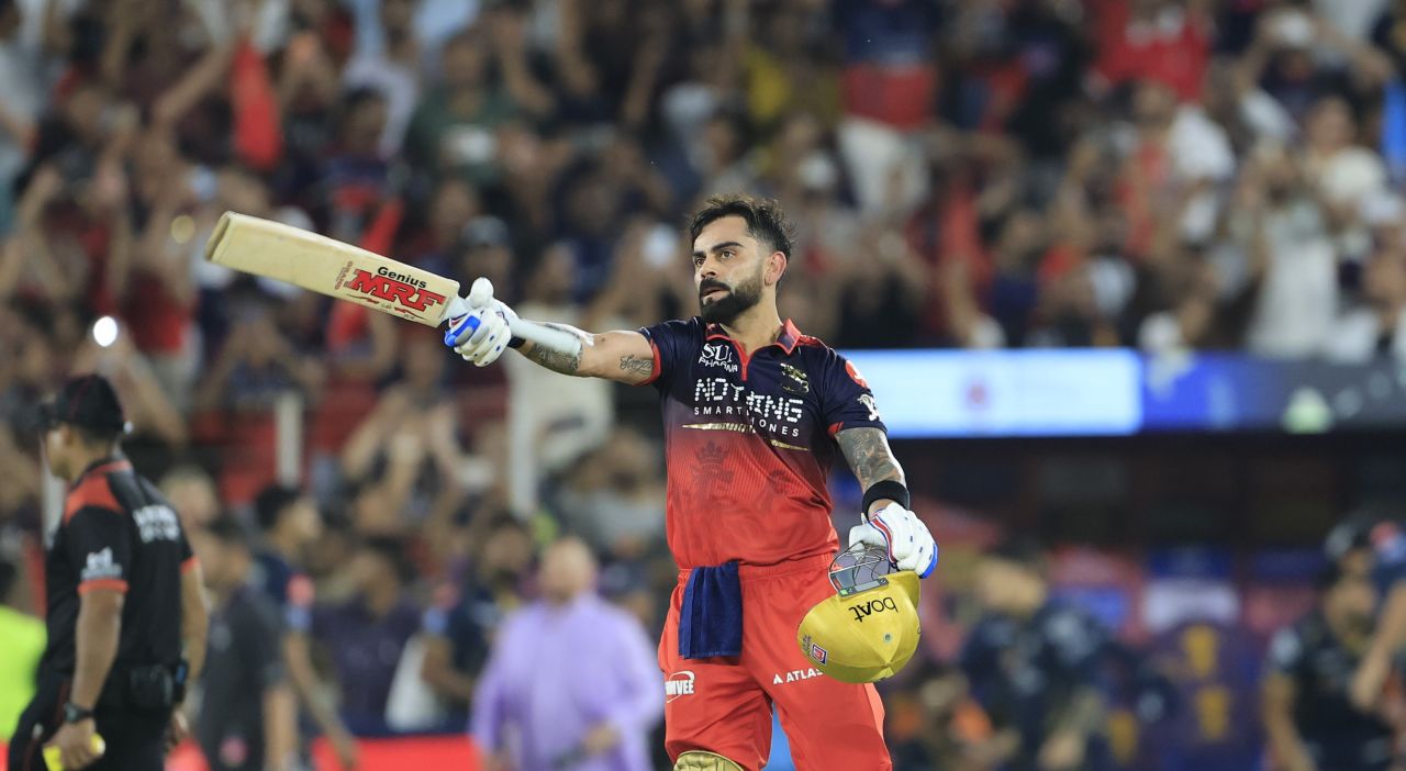 IPL:  Kohli ge vidhumaaeku Gujurat balikoh, Bengaluru in thashi dhifaaukoffi 