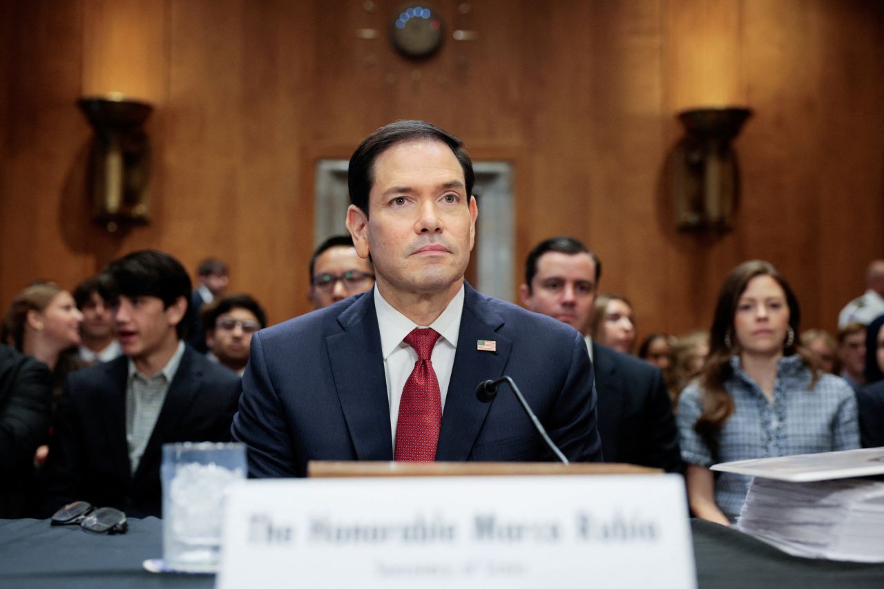 America ge haarijee siyaasathaai Iran ge massalaigai Secretary of State Marco Rubio Senate ah haazirukoffi
