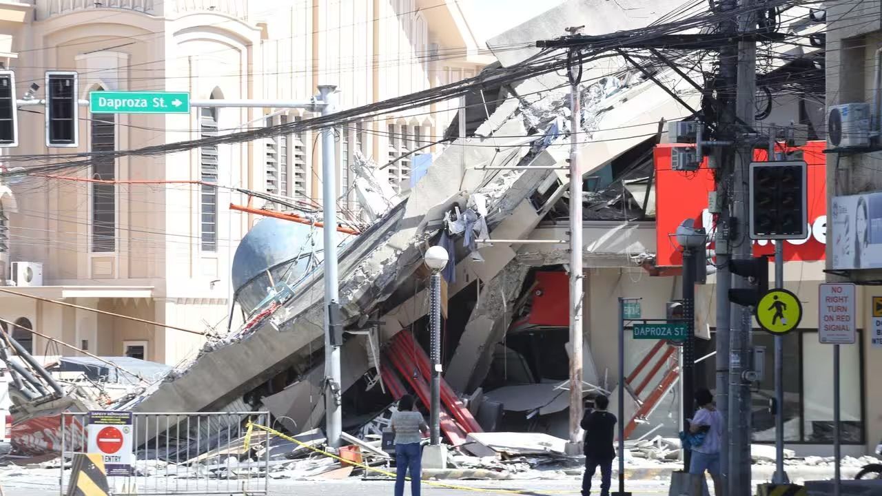 Philippines ah ai 7.8 magnitude ge binhelumehgai 35 meehaku maruvejje