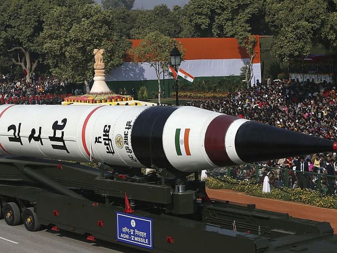 India in furathama faharah 12 nuclear warhead thayyaaree haalthah