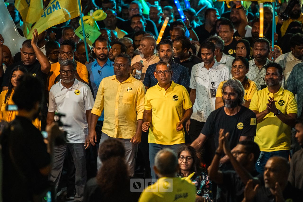ވަން ފޮޓޯ: ނަޝީދުގެ ކެމްޕެއިން ނިންމާލުމުގެ ހަރަކާތް 