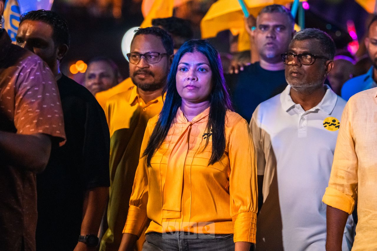 ވަން ފޮޓޯ: ނަޝީދުގެ ކެމްޕެއިން ނިންމާލުމުގެ ހަރަކާތް 