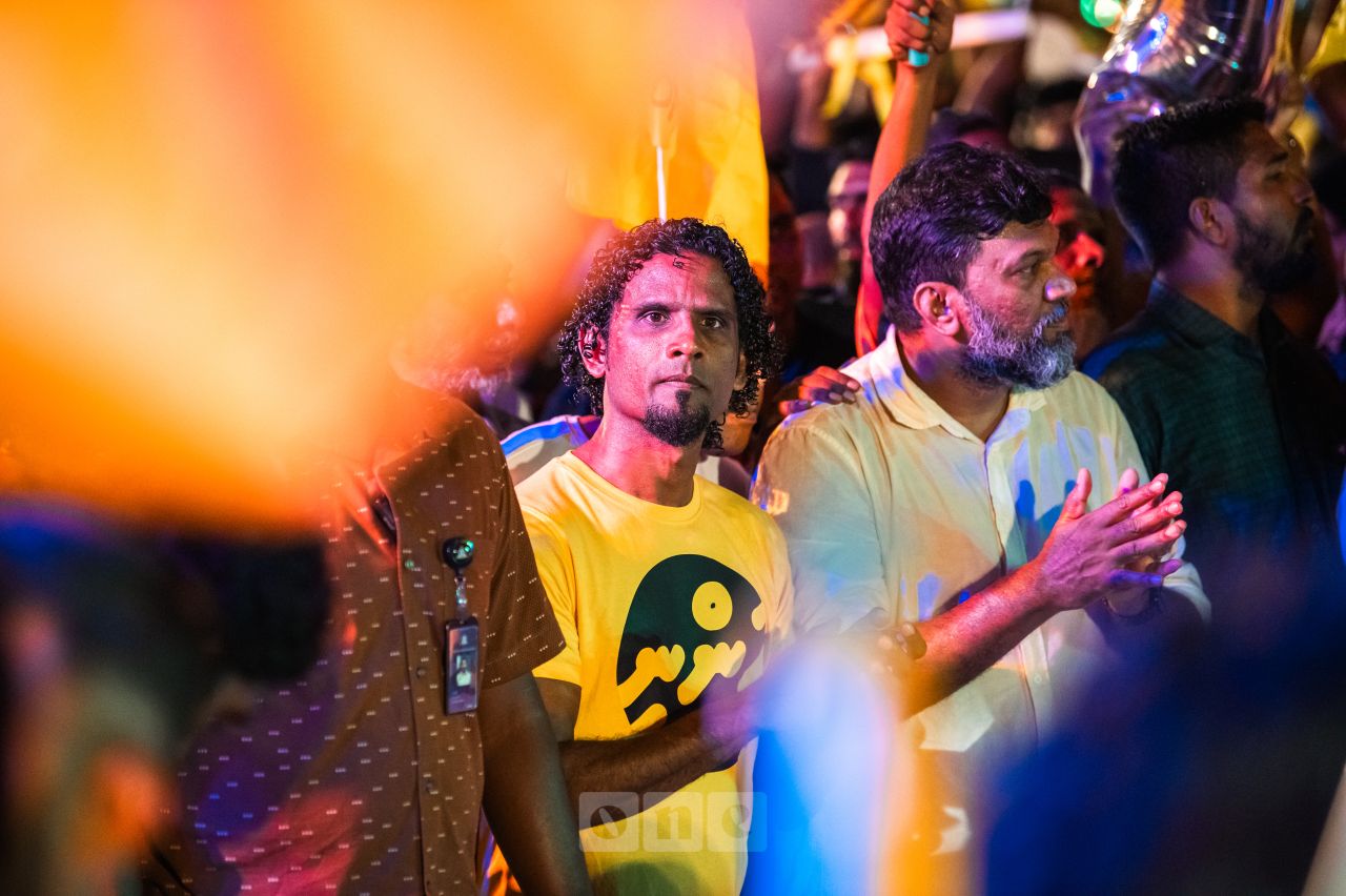 ވަން ފޮޓޯ: ނަޝީދުގެ ކެމްޕެއިން ނިންމާލުމުގެ ހަރަކާތް 