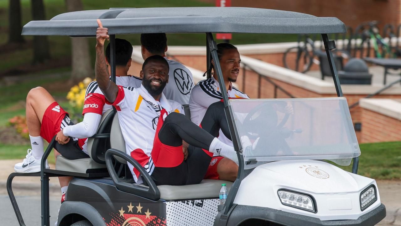 Germany ge kulhuntherin vegen supporter inge dhathuru haradhu dhenee 