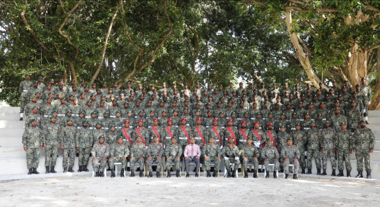 Vathanee hidhumathun sifainnaa gulhunu zuvaanunnah Raees hivvaru dhevvaifi
