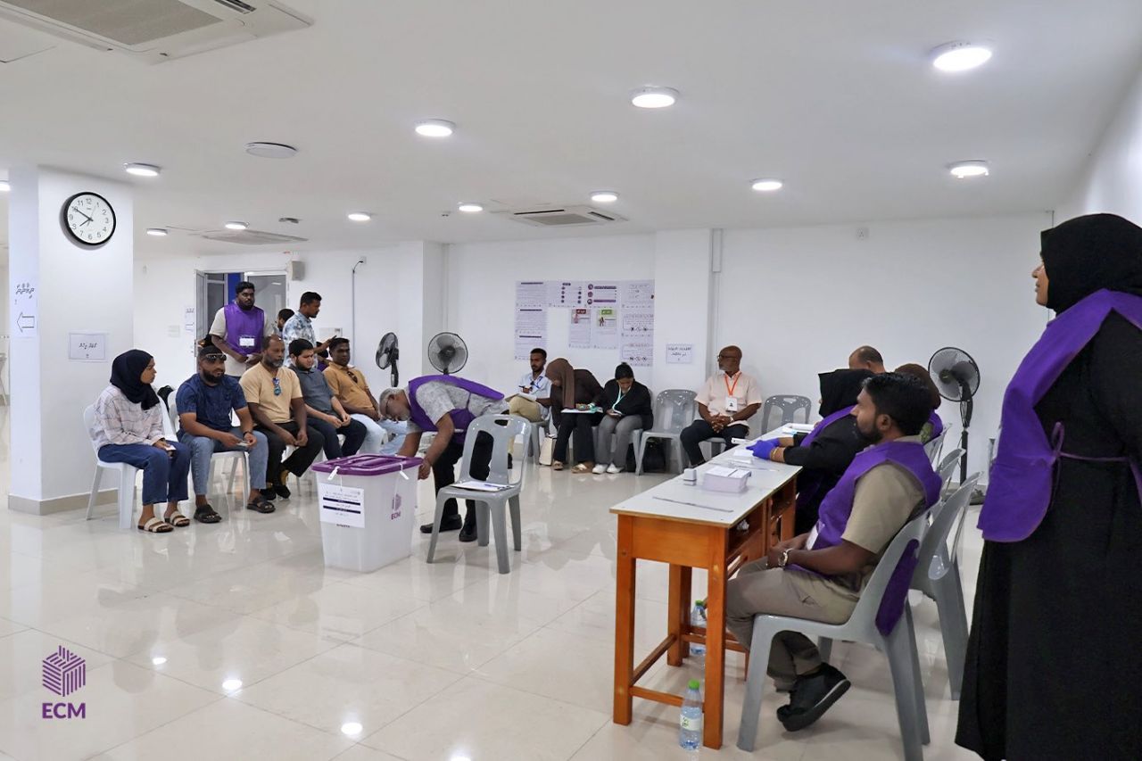 Meedhoo counsil Raees hovumuge vote negun kuriah 