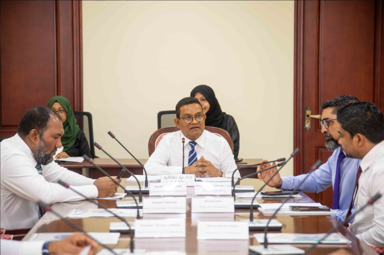 Ijuthimaaee mingandaa hilaafu Photo, video dhaurukuraa massala committee ah
