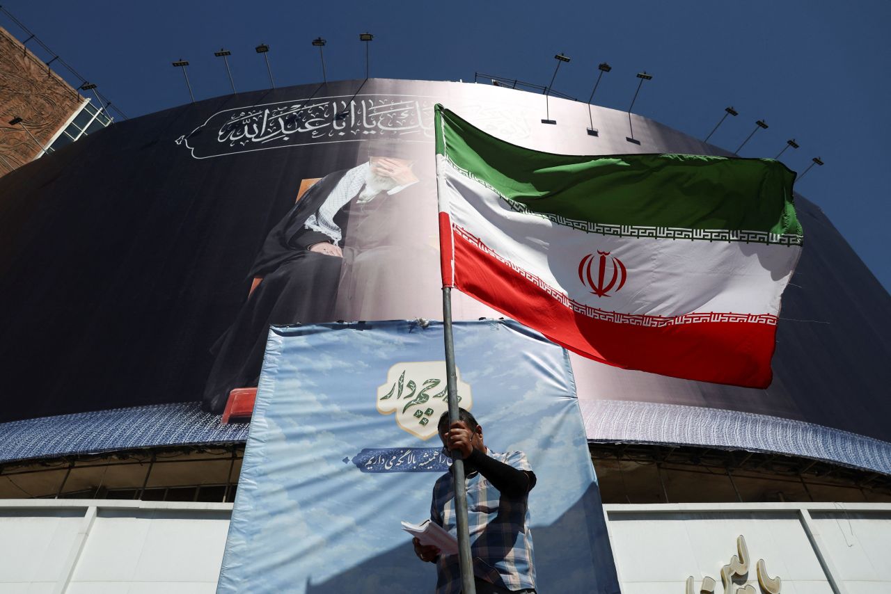 Iran aaraasthukuran 300 billion dollar ge fund eh 