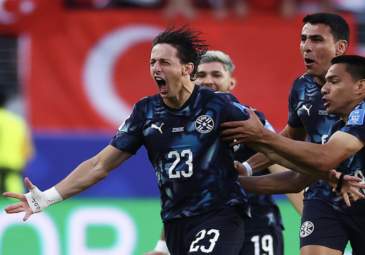 Ten-man Paraguay eliminate Turkey with tense 1-0 win