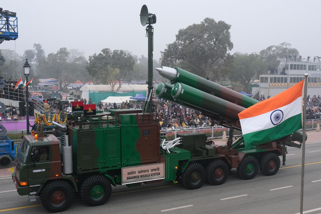 BrahMos missile UAE ah vikkan India in mashvaraakuran fashaifi