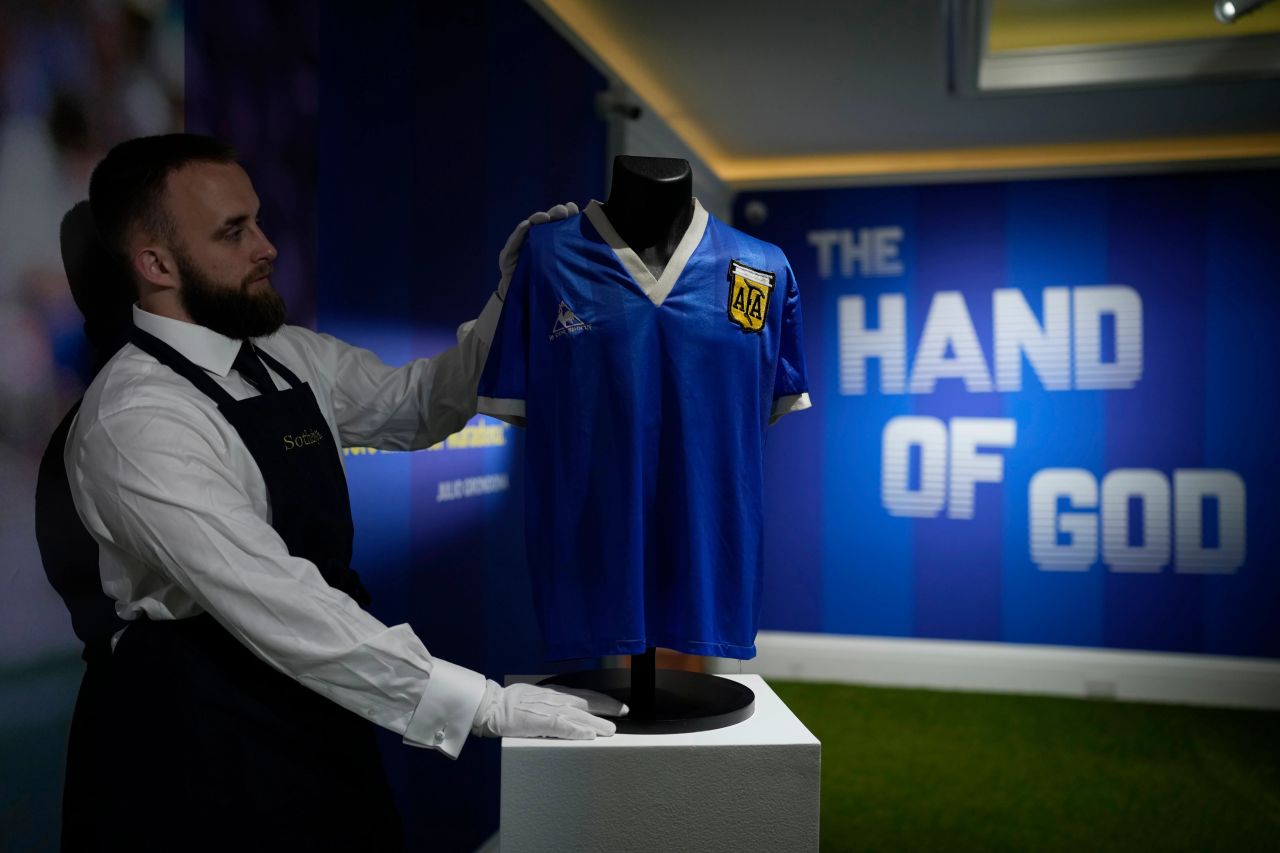 Maradona ge 9 million dollar ge jersey, Mexico City ge ''fake'' eh! 