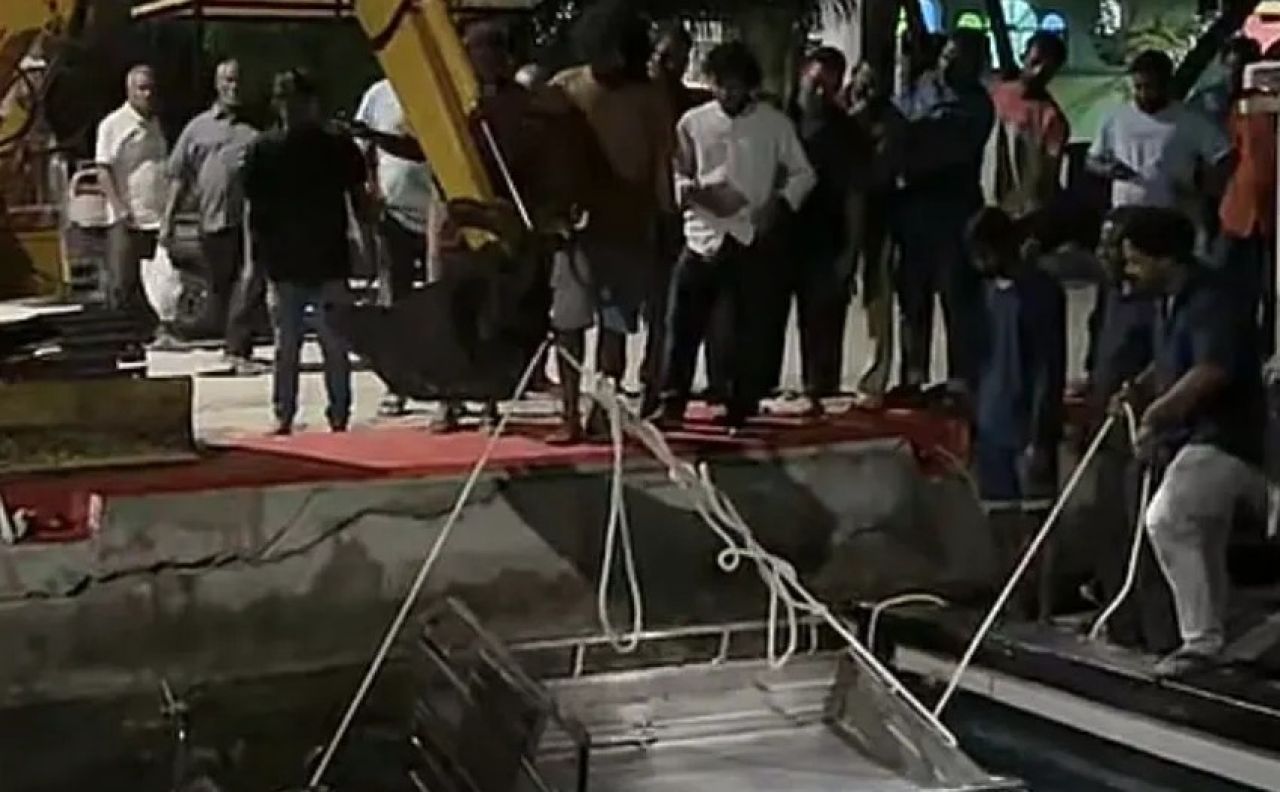 Hangnameedhoo gai buggy akaa eku moodhah vettunu kujjaku maruvejje
