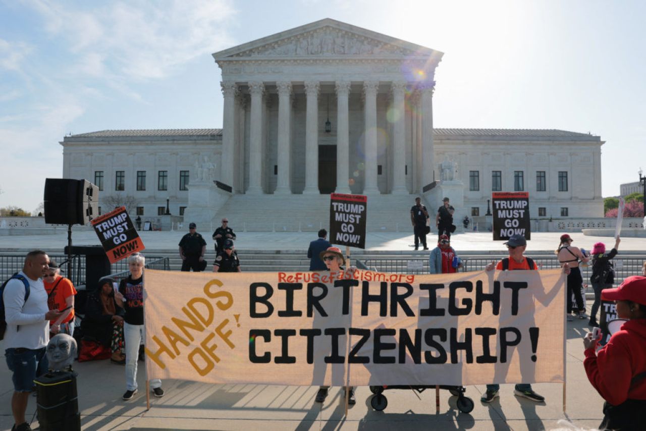 America ah ufanvaa kudinnah rahvehikan libey usoolu Supreme Court inn damahattaifi