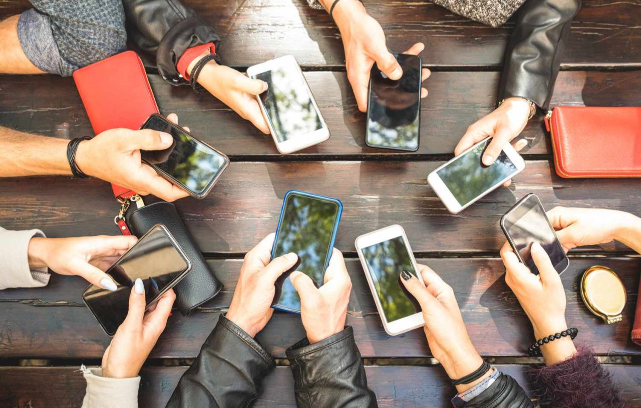 Dhevana ah enme ginain mobile phone ufaddhaa gaumakah India vejje