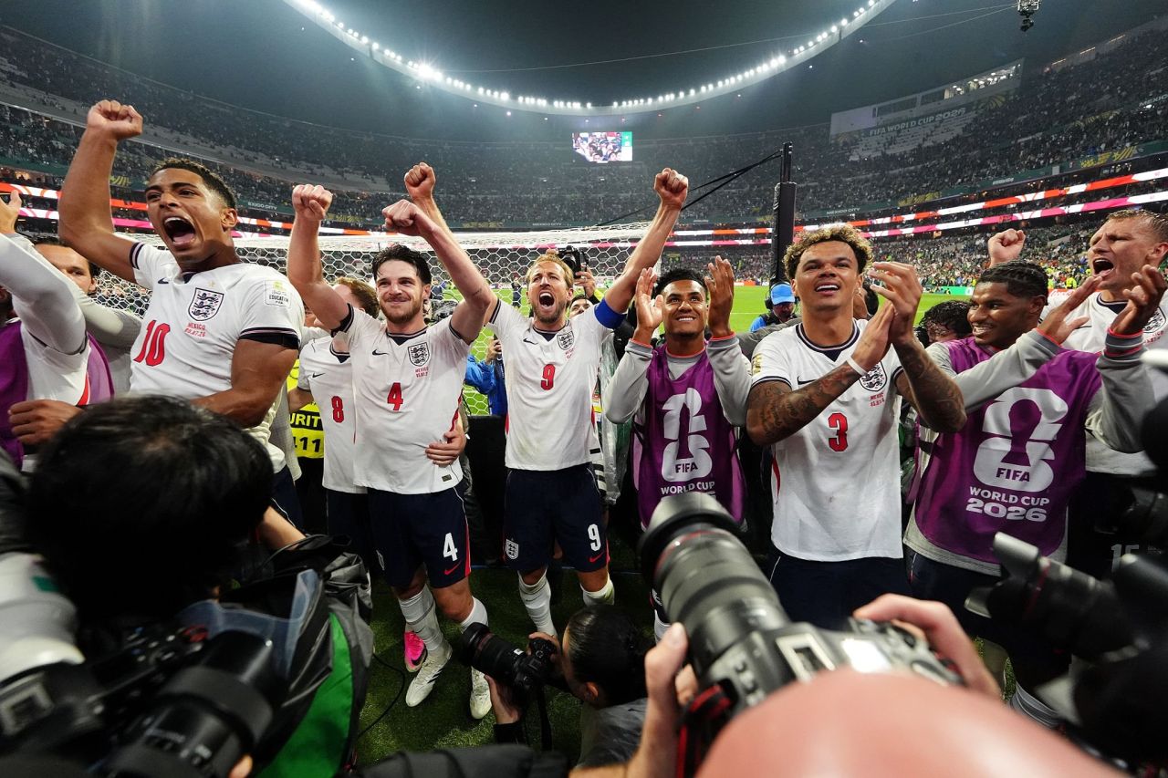Azteca gai Mexico balikurumakee fisaari kameh, England list ge kuriyah!