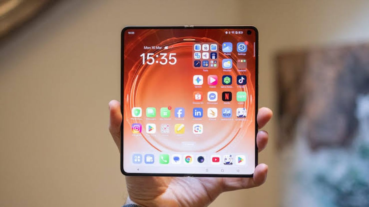 Galaxy Z Fold 8 ge screenuge roo kudakuran aa technology'eh beynunkuranee