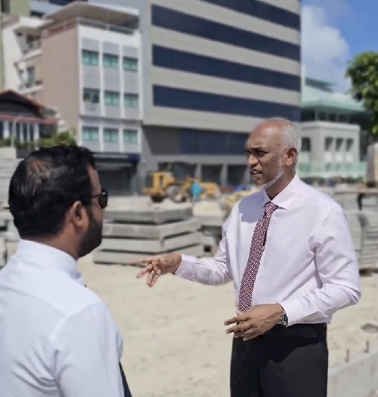 Boduthakurufaanu magu tharahgee kurumuge mashroou Raees bahlavaalahvaifi