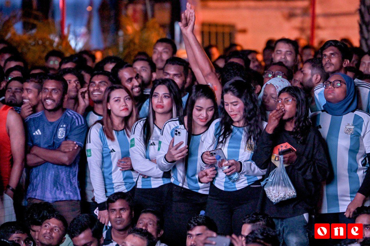 World Cup ge foareege therein footboalhaige roohu gelluvaanulaa! 