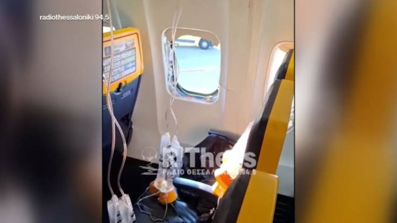 Greece in furi Ryanair flight eh ge kudadhoreh netti, passenger aku dhamainugathee kiriyaa!