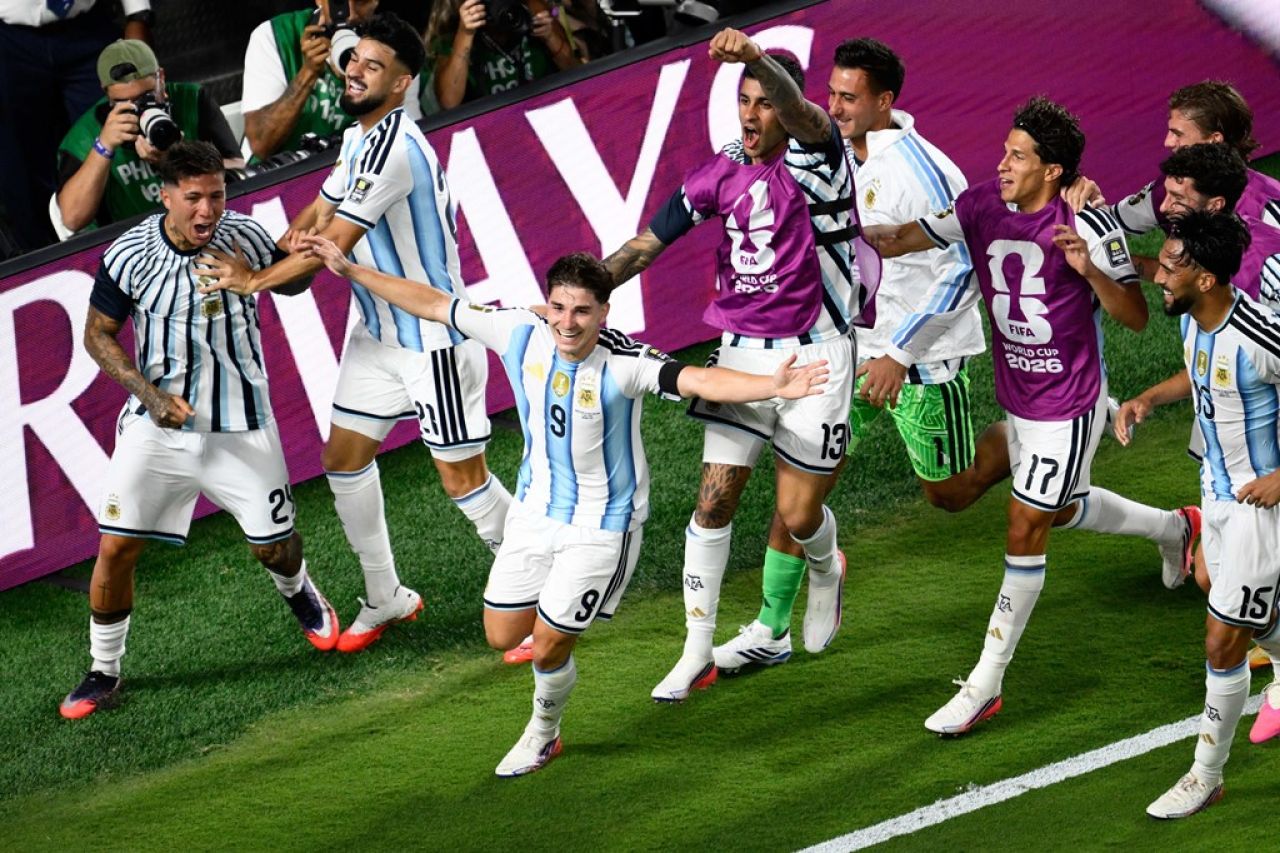 Argentina sink Swiss to set up blockbuster England World Cup  semi
