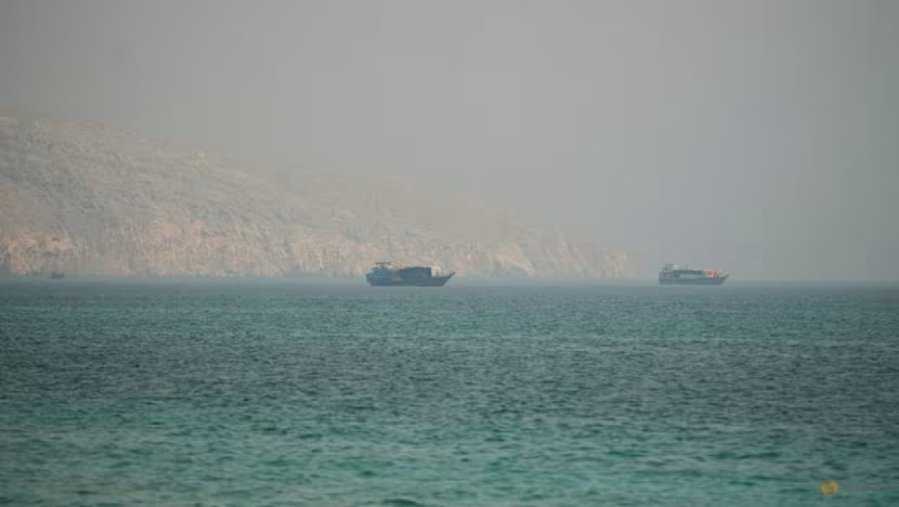 Iran strikes Gulf neighbours after new US attacks
