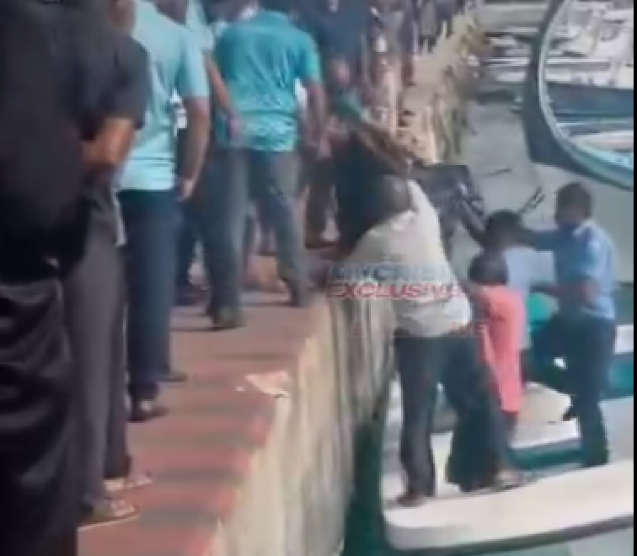 Eydhafushi falhutherein maruvefai oi meeheige hashigandu fenije 