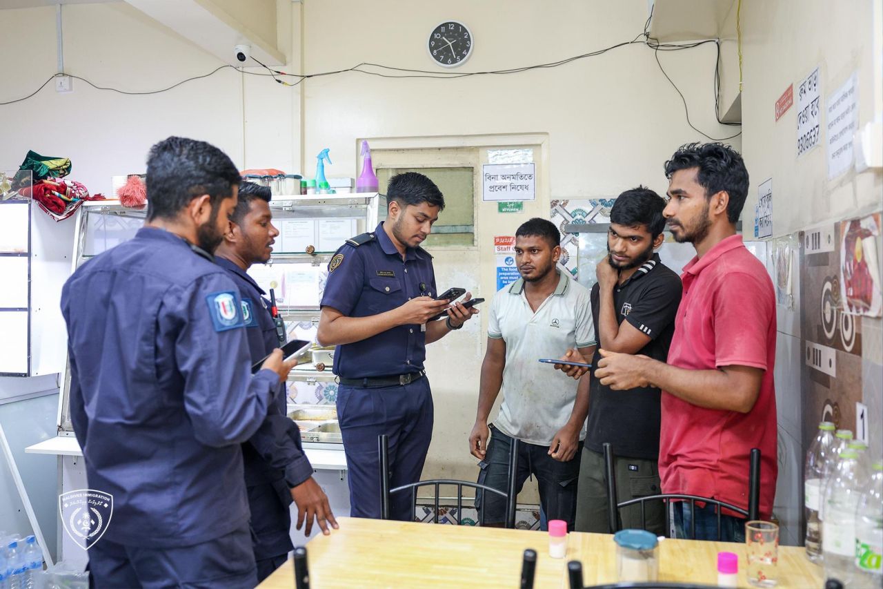 Madhu faisaakolhakah dhiveheen bidheyseenge alhunnah, hama okay? 