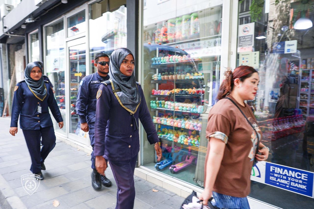9 Cafe' akun 10 bidheyseen immigrationge belumuge dhashah